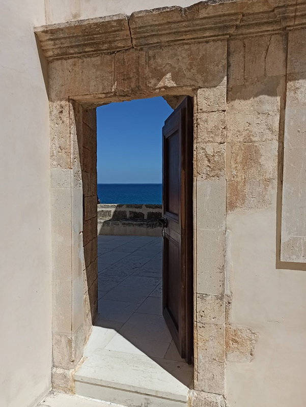 Мони Гониас в Колимбари. Западный Крит. 11 апреля 2021