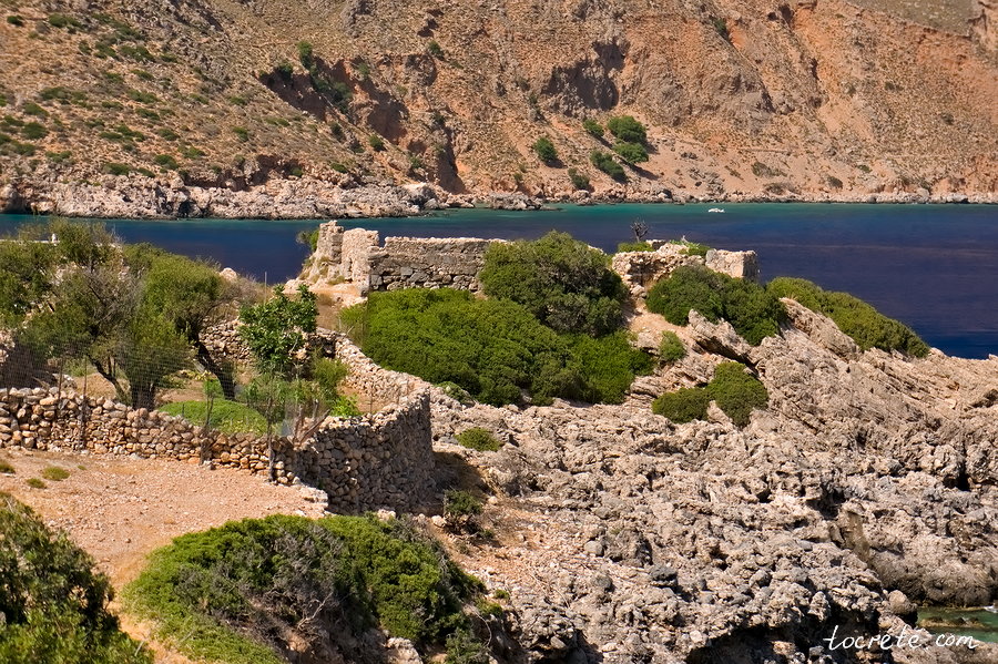 Лутро (Лютро) - деревня на юге острова Крит