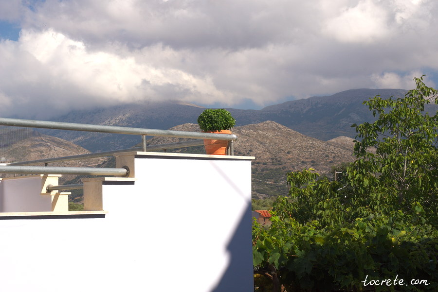 Критские горы. Виды из деревни Мохос