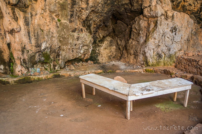 Пещера Святой Параскевы (Агия Параскеви, Αγίας Παρασκευής, Agia Paraskevi)