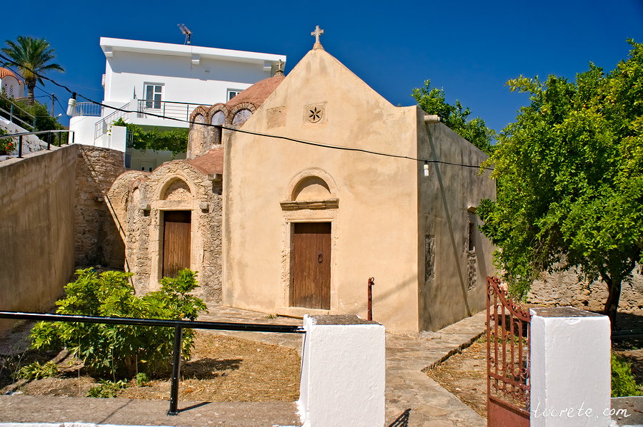 Деревня Эпископи и церковь Святого Георгия и Святого Харлампия