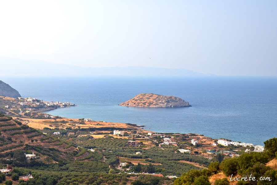 Остров Агиос Николаос рядом с деревней Мохлос на Крите