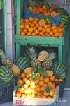 Вот так красиво оформляются некоторые фруктовые магазины на Крите