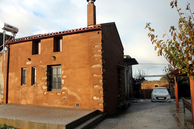 Каменный дом Elia Traditional Stone House в Агиос Георгиос. Область Ханья, западный Крит