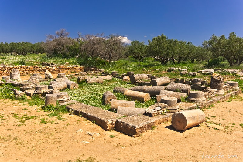 Руины древней Аптеры весной