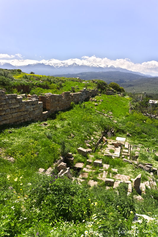 Руины древней Аптеры весной