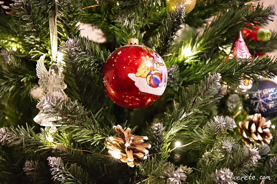 Самую большую рождественскую ель в Европе установили в Омалос