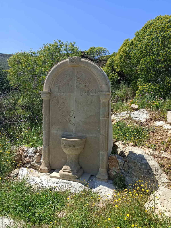 Тропа медитации "Лицом к лицу" в Колимбари. Западный Крит. 11 апреля 2021