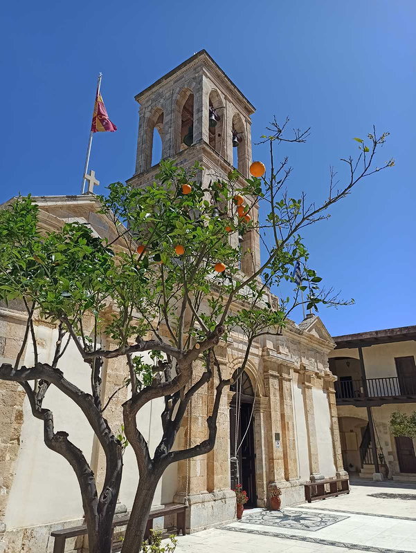Мони Гоньяс в Колимбари. Западный Крит. 11 апреля 2021
