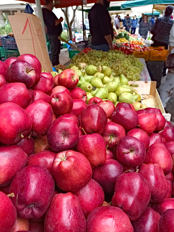 Фермерский рынок (Лайки Агора) в Ханье. Западный Крит. 12 ноября 2020