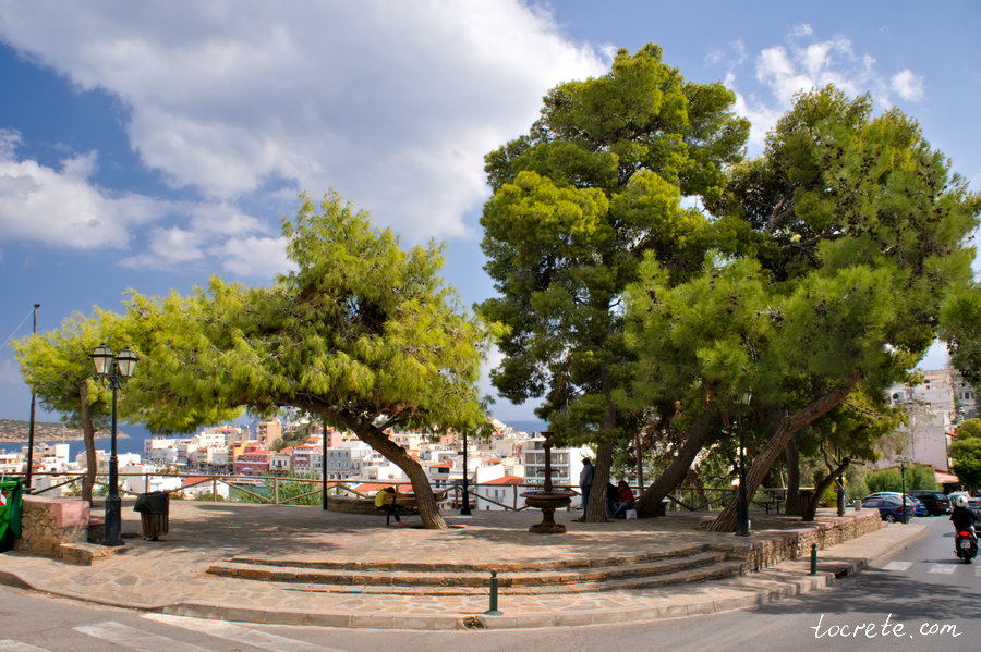 Смотровая площадка в Агиос Николаос. Крит в октябре
