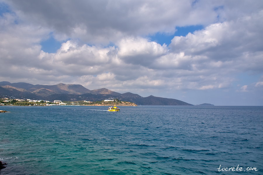 Залив Мирабелло в Агиос Николаос. Осенний Крит