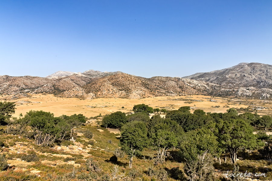 Высокогорное плато Нида, Псилорит. Остров Крит в августе