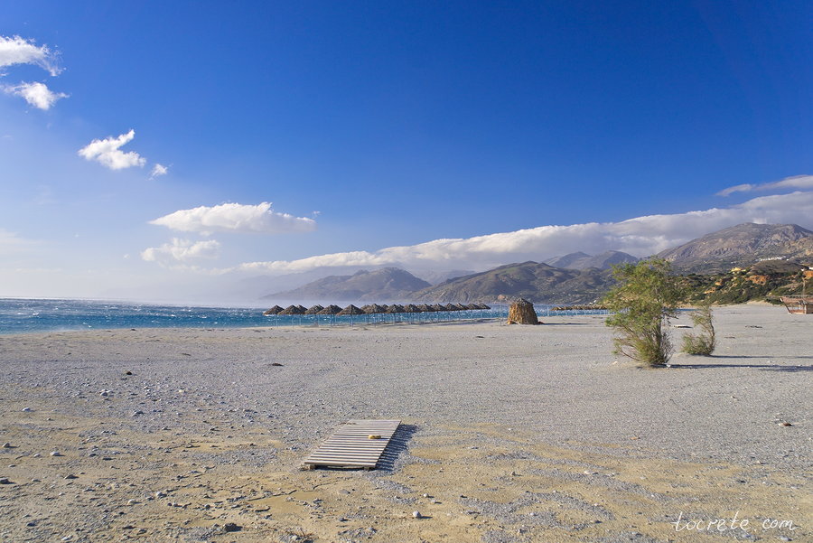 Пляж Триопетра зимой. Крит. Декабрь 2018
