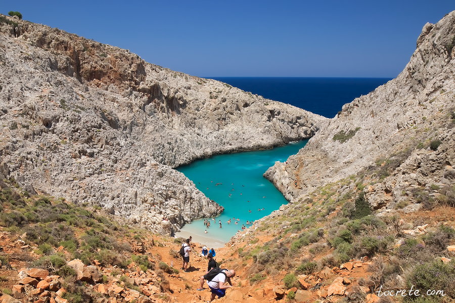 Тропа к пляжу Сейтан Лимани. Греция, остров Крит. Июнь 2019