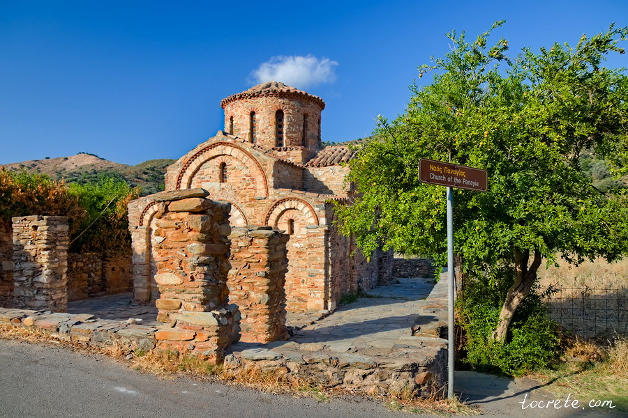 Церковь Панагия в Фоделе. Греция, Крит. Июнь 2019