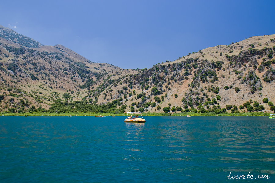 Прогулка на катамаране по озеру Курнас. Западный Крит. Июнь 2019