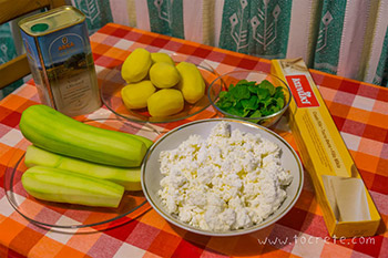 Критский пирог с кабачками и картофелем