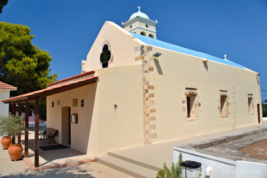 Церковь Святого Димитрия (Агиос Димитриос) в посёлке Платаньяс