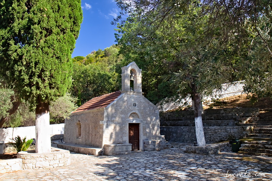 Церковь Святого Иоанна (Агиос Иоаннис) на тропе Азилакас