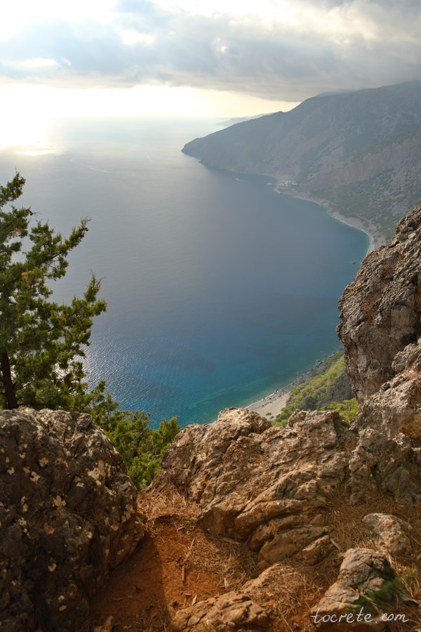 Захватывающие дух виды с балкона Крита (Святого Иоанниса) в Сфакье Захватывающие дух виды с балкона Крита (Святого Иоанниса) в Сфакье