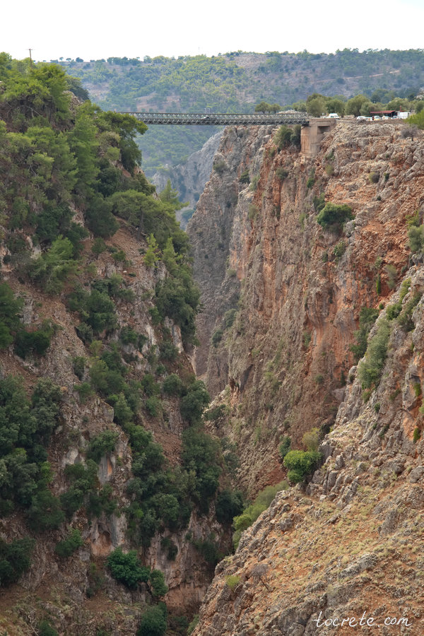 Мост Вардиноянниса через Араденское ущелье