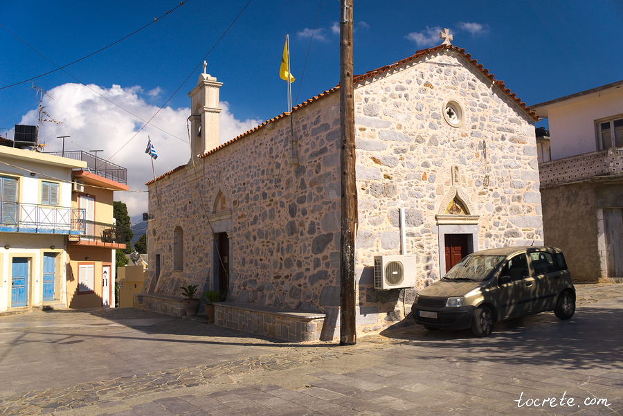 Церковь в деревне Мохос