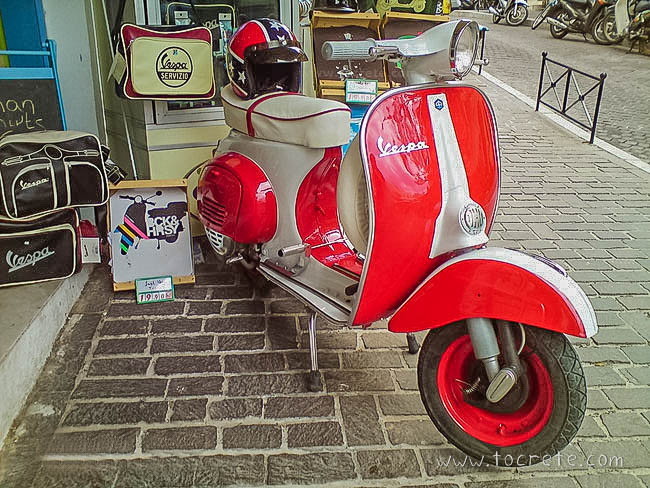 Веспа (vespa) на Крите