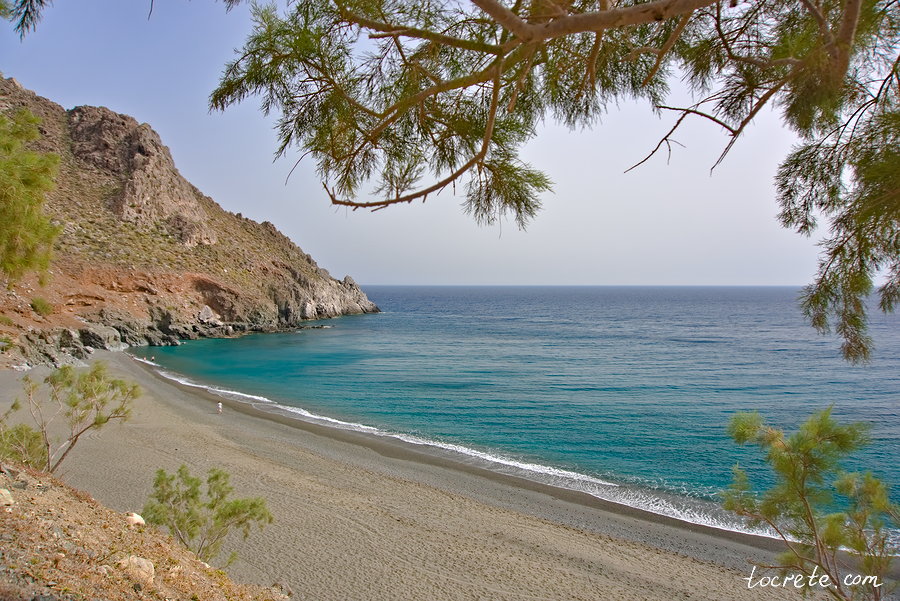 Пляж Дискос (Δυσκός, Diskos) на юге острова Крит Пляж Дискос (Δυσκός, Diskos) на юге острова Крит