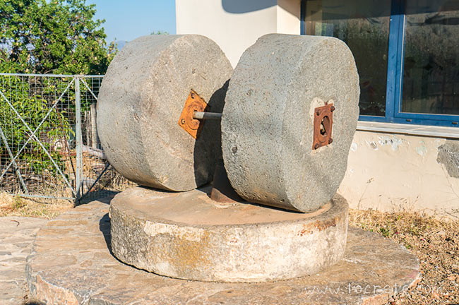 Крустас (Κρουστας, Kroustas)