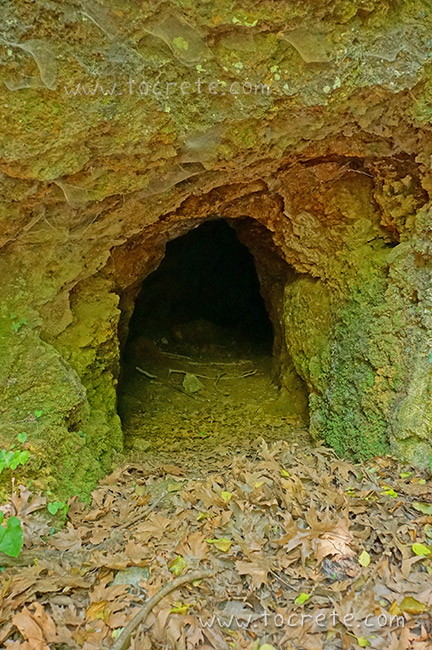 Заброшенная железорудная шахта в ущелье Борьяна (Abandoned iron ore mine in the gorge Boriana) Заброшенная железорудная шахта в ущелье Борьяна (Abandoned iron ore mine in the gorge Boriana)