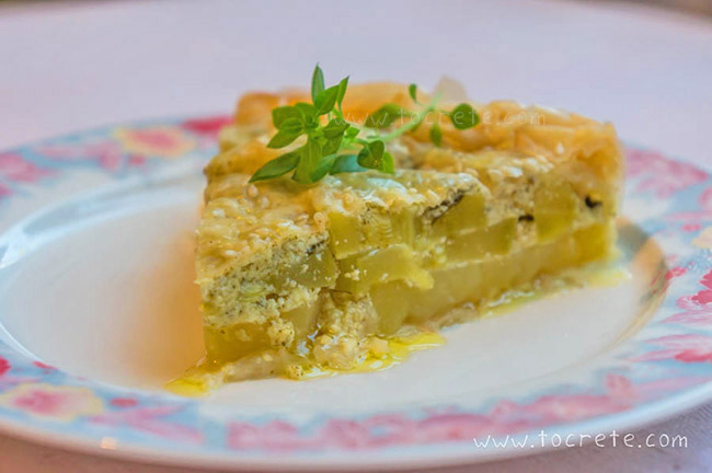 Критский пирог с кабачками и картофелем