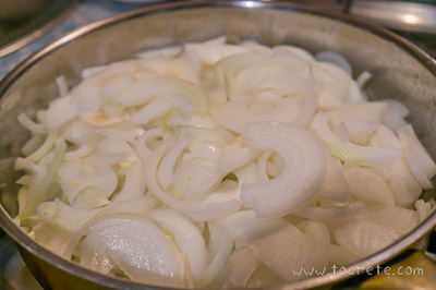 Критские пирожки с луком