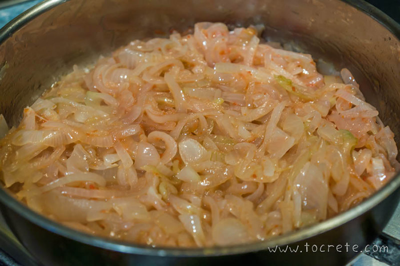 Критские пирожки с луком