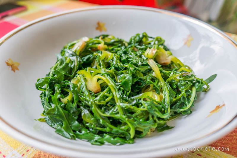 Салат из стамнагафи (Σταμναγκάθι σαλάτα, Stamnagathi salad)