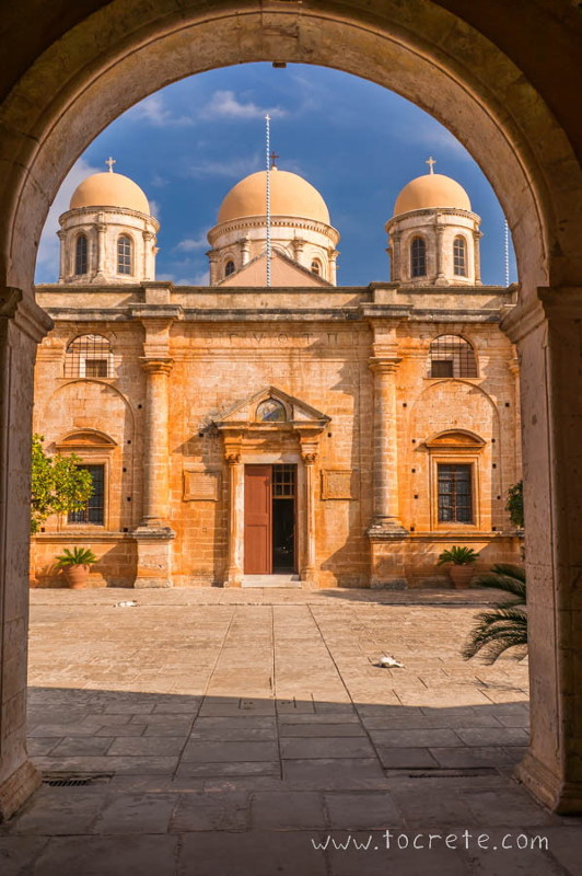 Монастырь Агия Триада Дзагоролон (Монастырь Святой Троицы, Agia Triada Monastery)