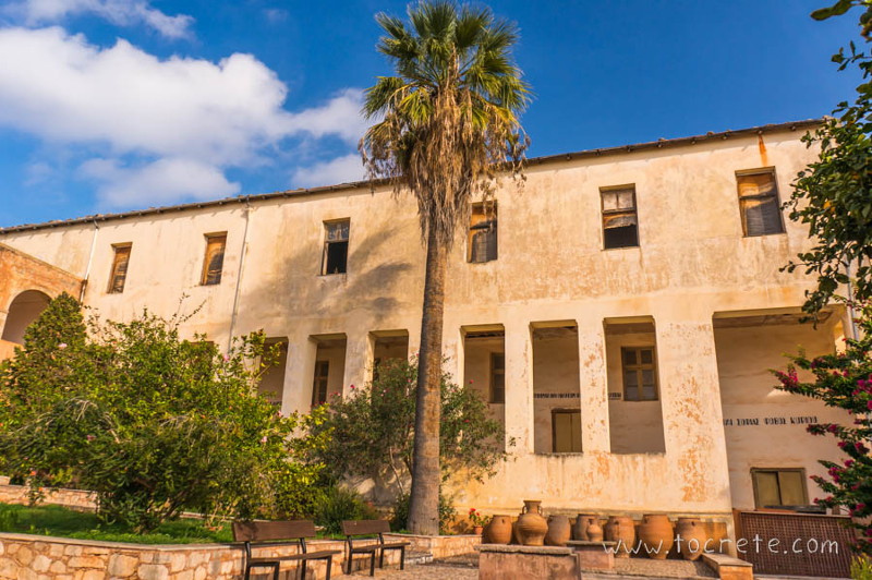 Монастырь Агия Триада Дзагоролон (Монастырь Святой Троицы, Agia Triada Monastery)