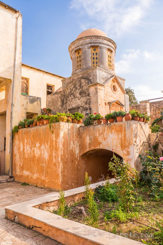 Монастырь Агия Триада Дзагоролон (Монастырь Святой Троицы, Agia Triada Monastery)