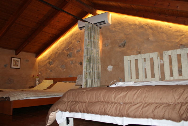 Каменный дом Elia Traditional Stone House в Агиос Георгиос (обл. Ханья, западный Крит) Каменный дом Elia Traditional Stone House в Агиос Георгиос (обл. Ханья, западный Крит)