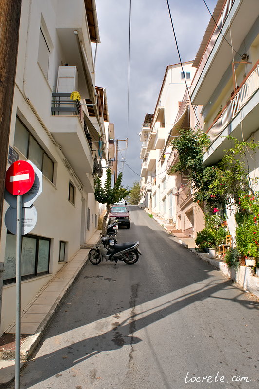 Улочки Агиос Николаос. Остров Крит в октябре