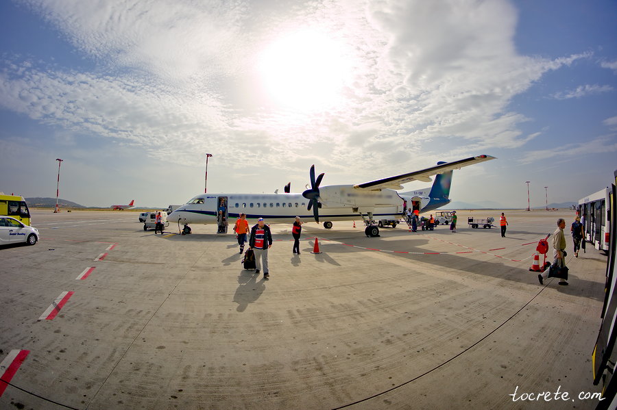 Bombardier Dash 8 Q400 на Крите Bombardier Dash 8 Q400 на Крите